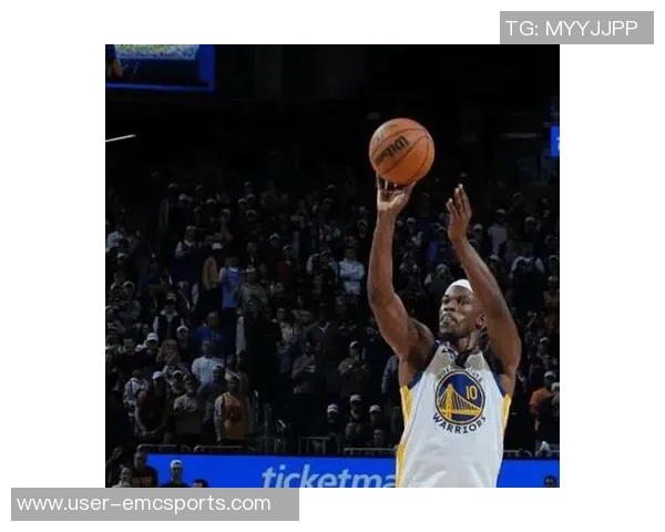 巴特勒半场状态火热8投6中贡献13分还送出4篮板4助攻表现全面